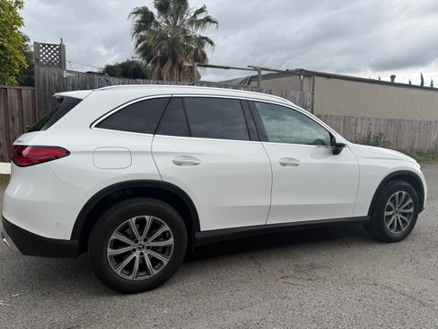 Used 2024 Mercedes-Benz GLC 300 4MATIC image 8
