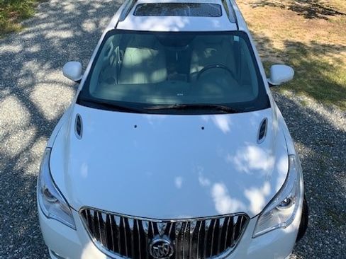 Used 2017 Buick Enclave Leather image 6