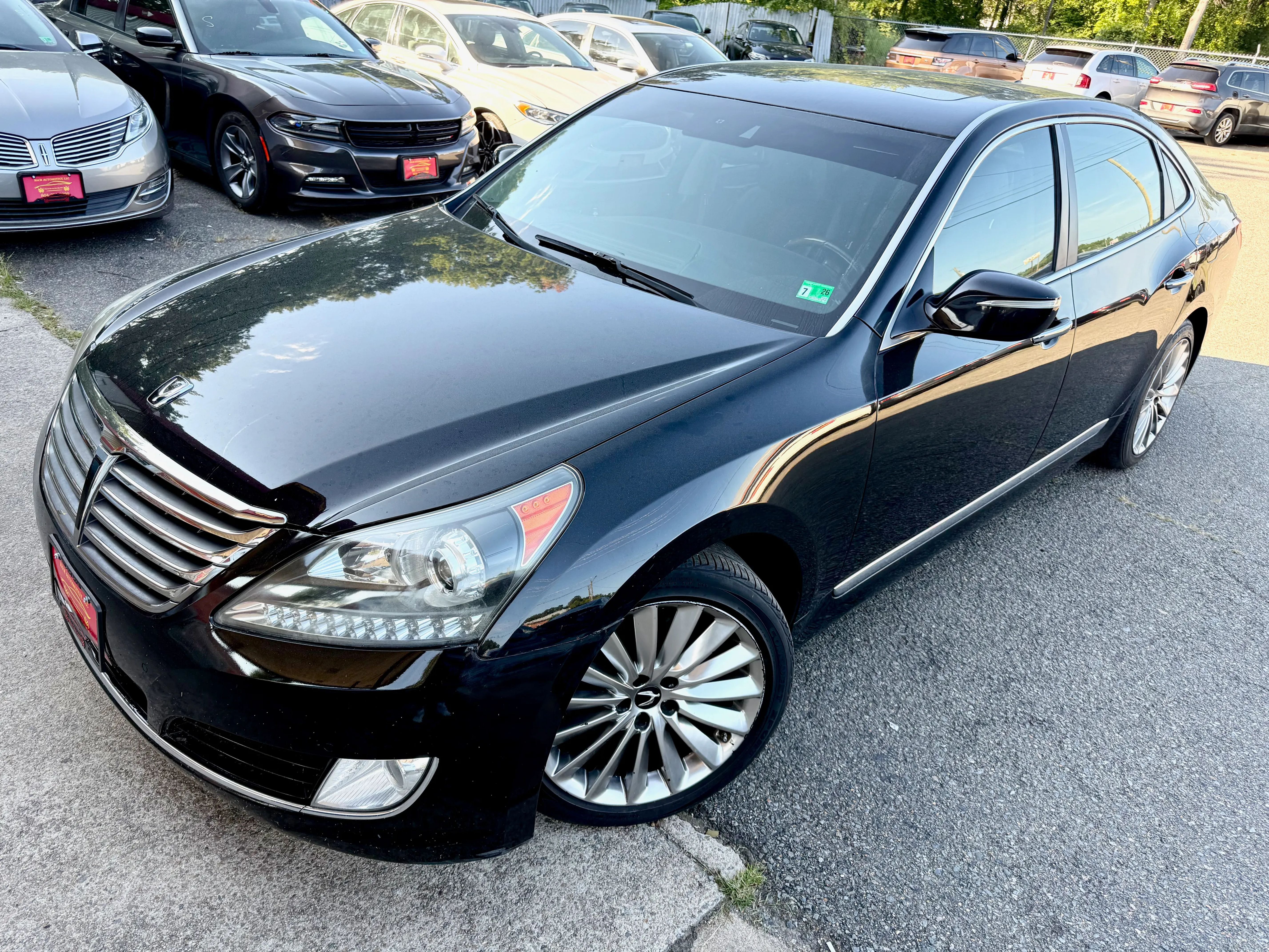 Used 2014 Hyundai Equus Signature RWD image 2