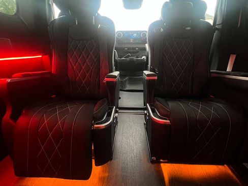 Used 2023 Mercedes-Benz Sprinter 2500 image 13