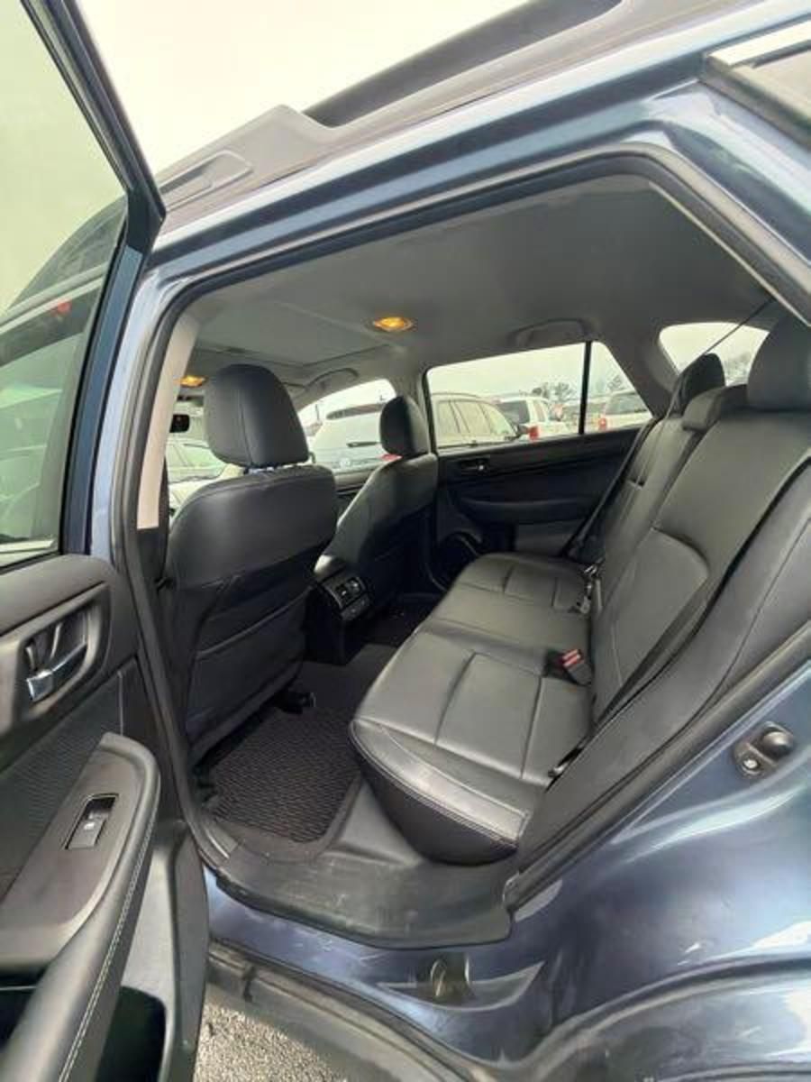 Used 2017 Subaru Outback 2.5i Limited AWD/4WD image 12