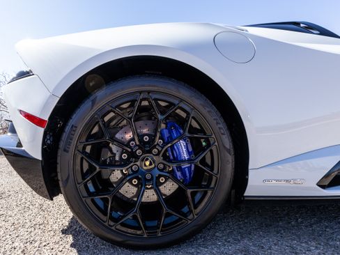 Used 2022 Lamborghini Huracan EVO image 9