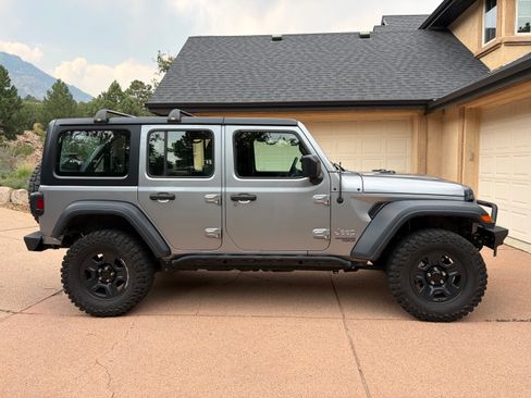 Used 2018 Jeep Wrangler Unlimited Sport AWD/4WD image 18