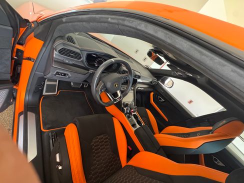Used 2022 Lamborghini Urus AWD/4WD image 4