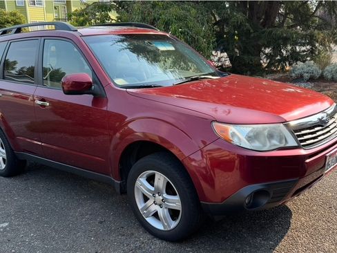 Used 2010 Subaru Forester 2.5X Limited AWD/4WD image 2