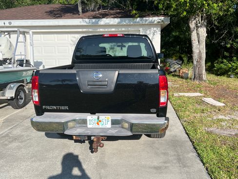 Used 2011 Nissan Frontier S RWD image 15