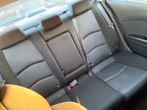 Used 2015 MAZDA MAZDA3 i Touring w/ Technology Package image 12