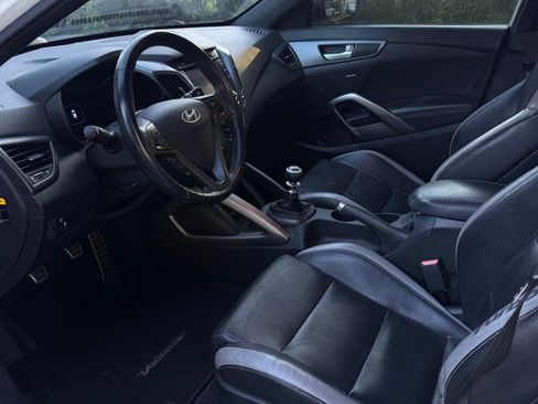 Used 2016 Hyundai Veloster Turbo FWD image 16