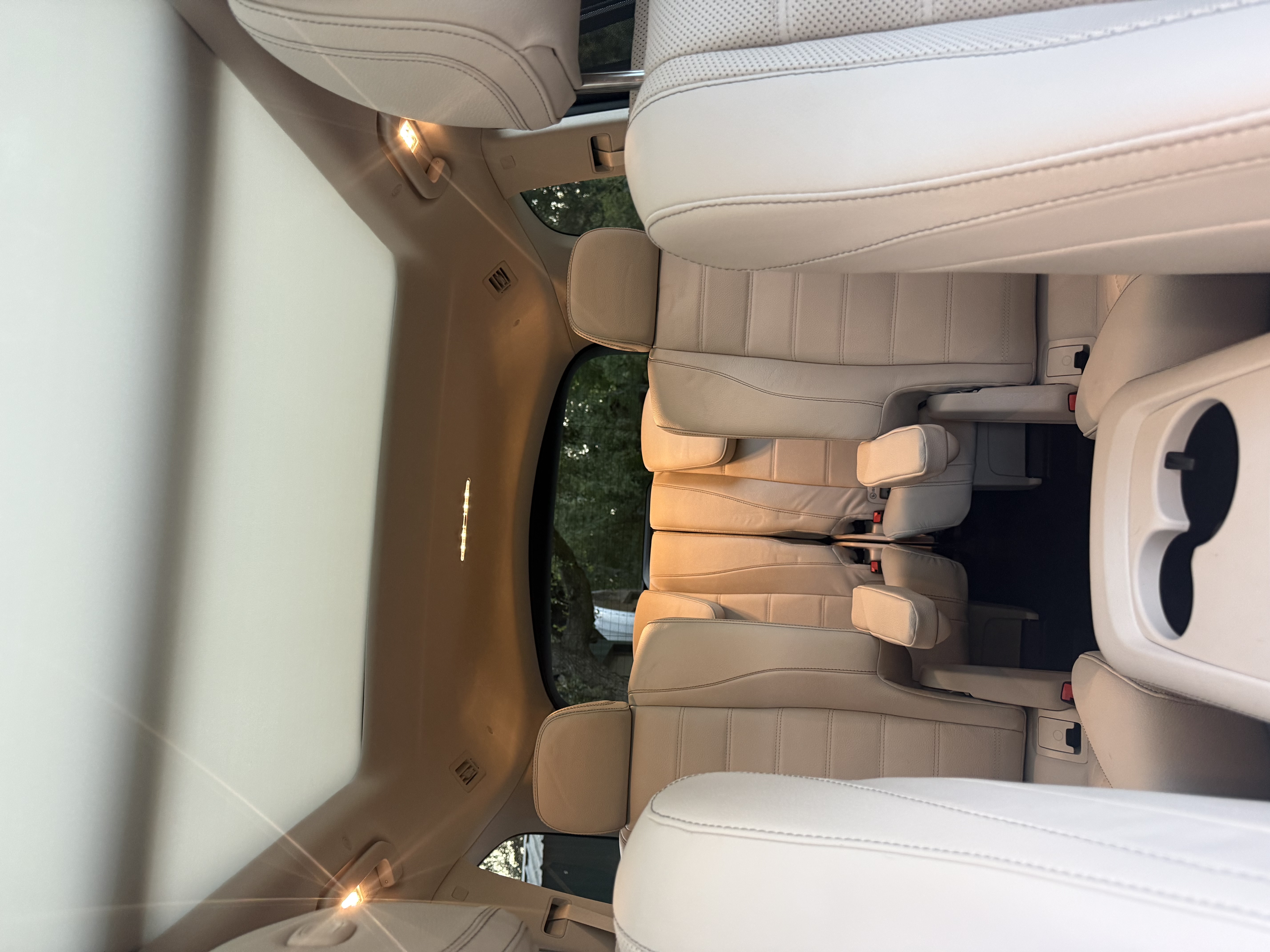 Used 2022 Mercedes-Benz GLS 450 4MATIC image 2