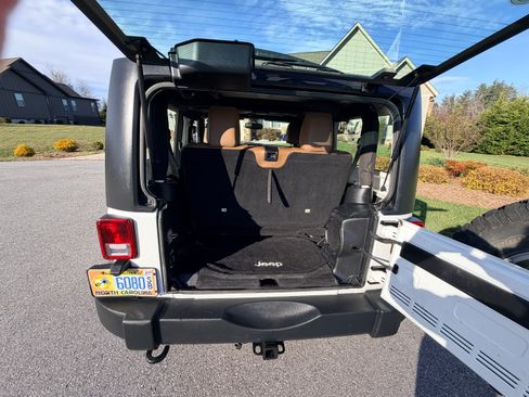 Used 2014 Jeep Wrangler Rubicon w/ Dual Top Group image 18