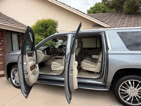 Used 2019 GMC Yukon XL Denali AWD/4WD image 11