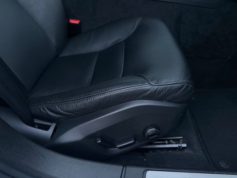 Used 2021 Volvo S60 T5 Momentum w/ Premium Package image 19