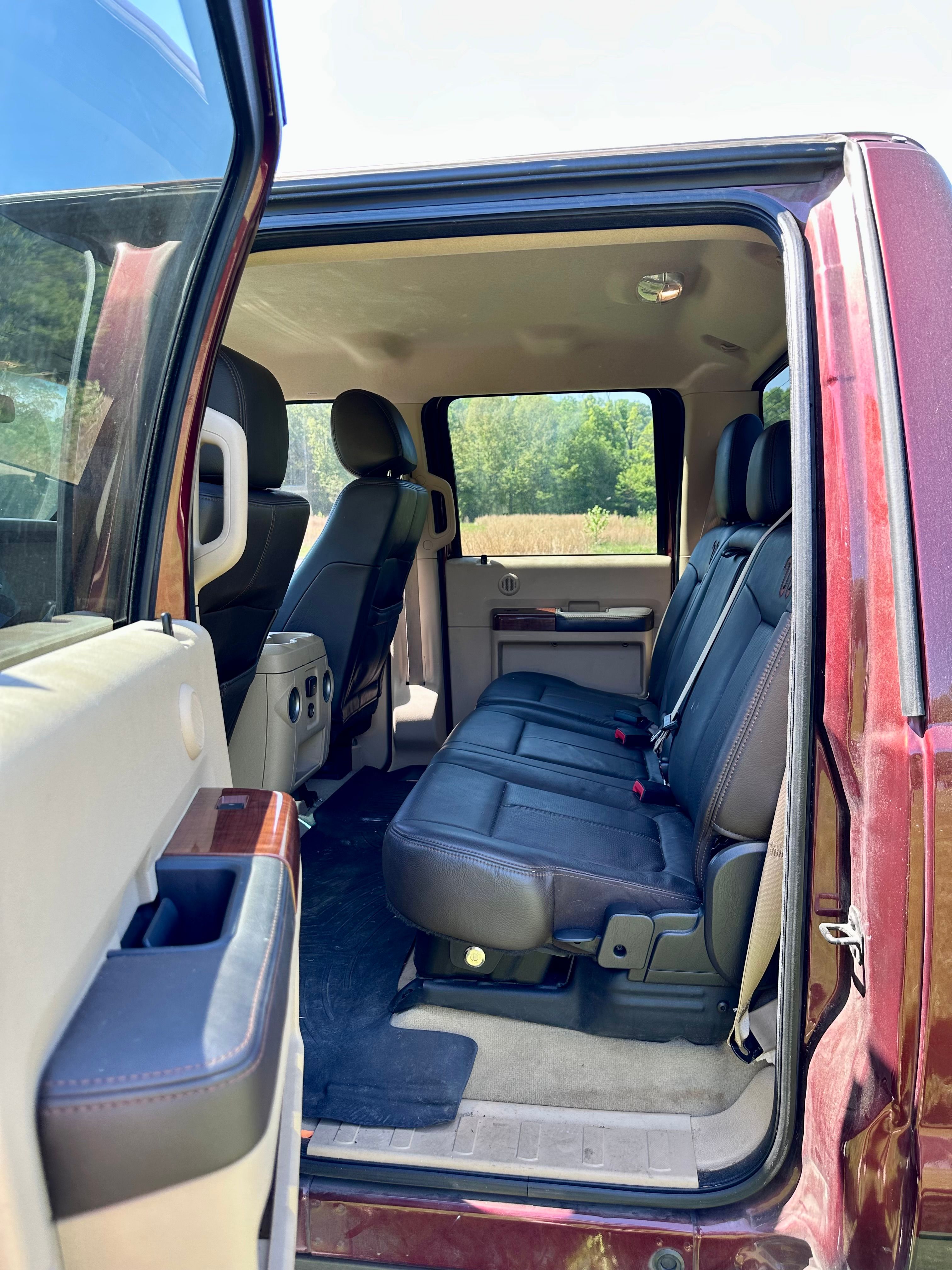Used 2015 Ford F250 King Ranch w/ FX4 Off-Road Package AWD/4WD image 12