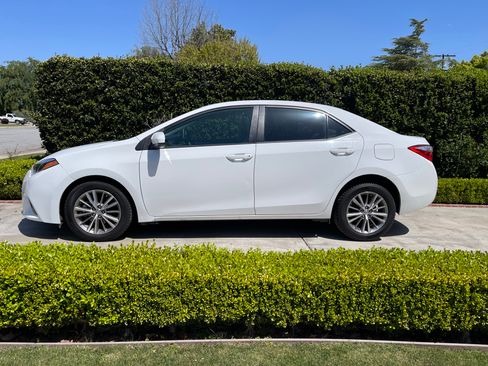 Used 2014 Toyota Corolla LE image 10