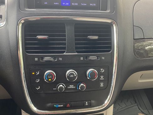 Used 2011 Dodge Grand Caravan Mainstreet w/ PWR Convenience Group FWD image 6