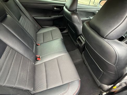 Used 2015 Toyota Camry SE FWD image 11