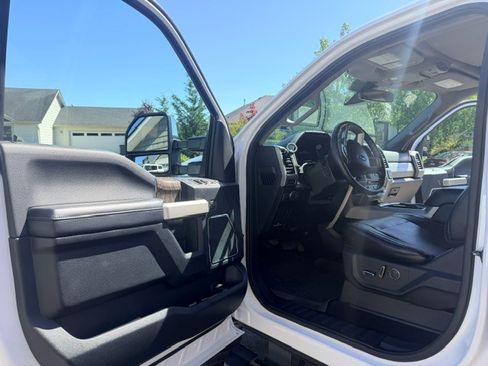 Used 2018 Ford F350 Lariat w/ Lariat Ultimate Package AWD/4WD image 6