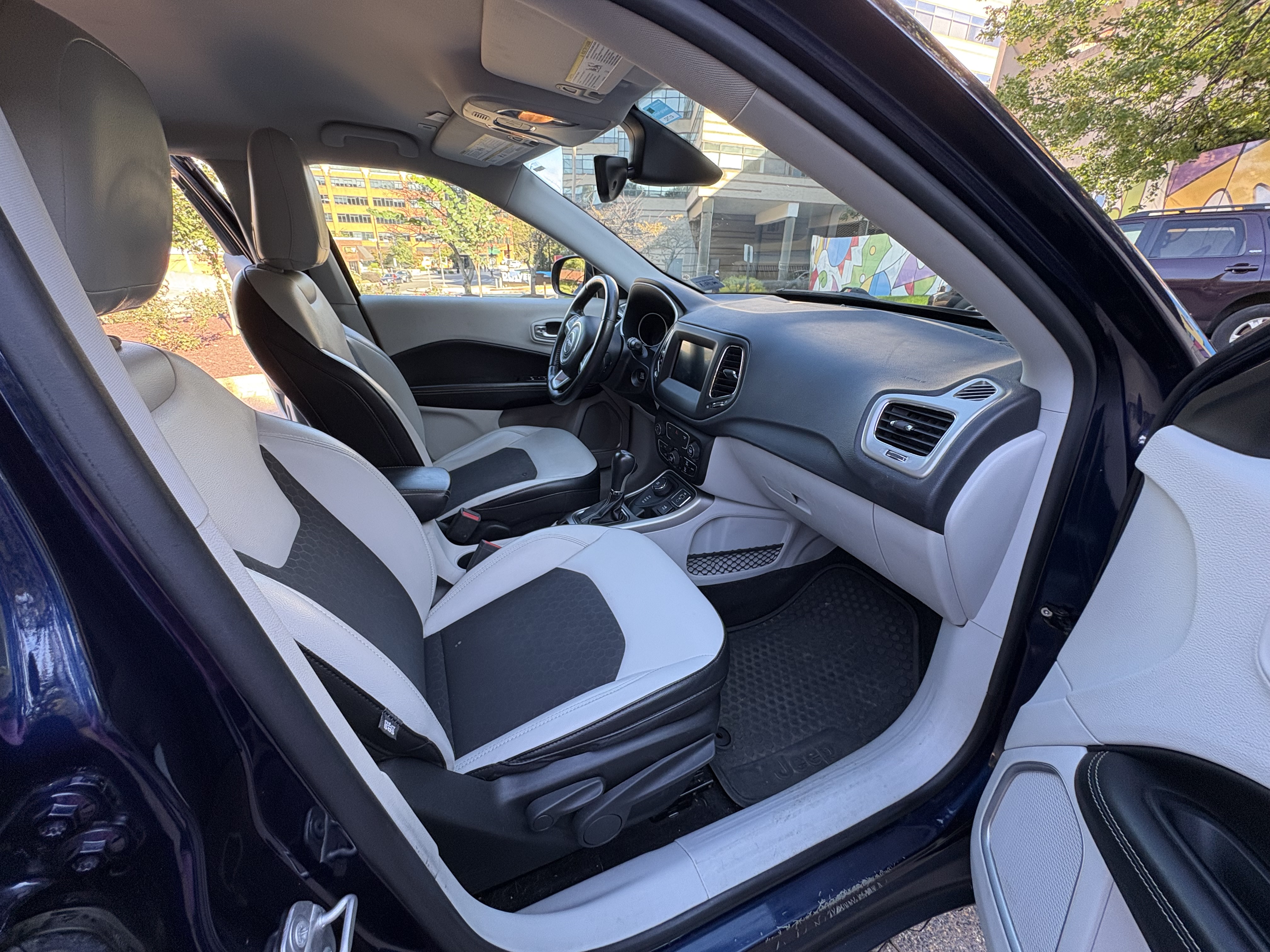 Used 2018 Jeep Compass Latitude w/ Popular Equipment Group AWD/4WD image 11