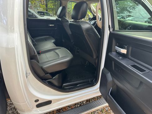 Used 2019 RAM 3500 Tradesman w/ Chrome Appearance Group image 21