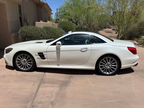Used 2020 Mercedes-Benz SL 550 image 14