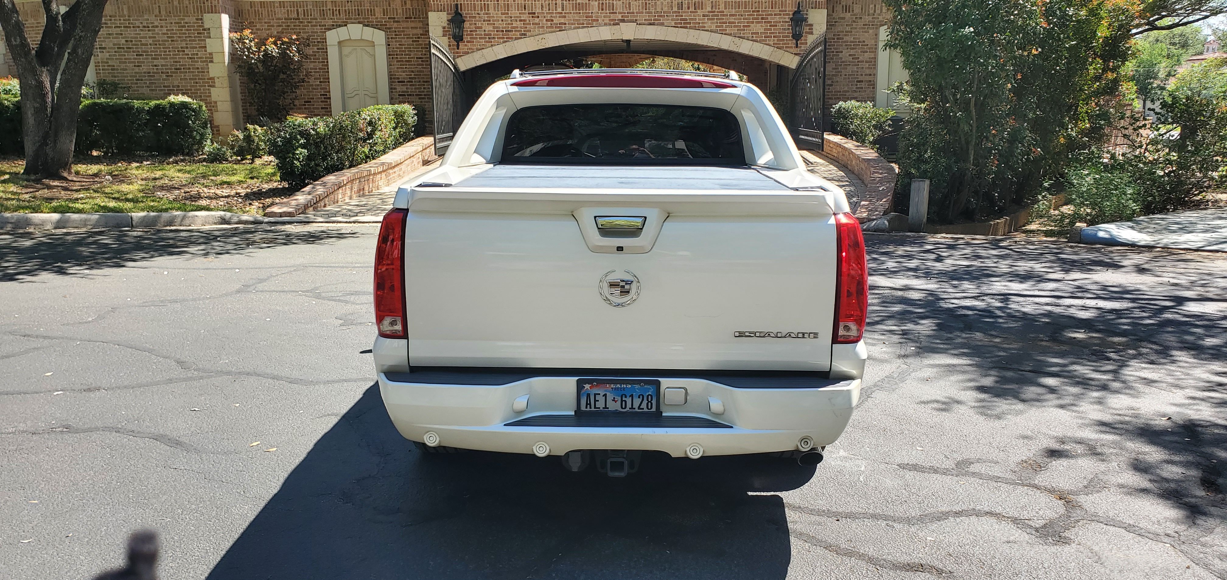 Used 2012 Cadillac Escalade EXT Luxury AWD/4WD image 5