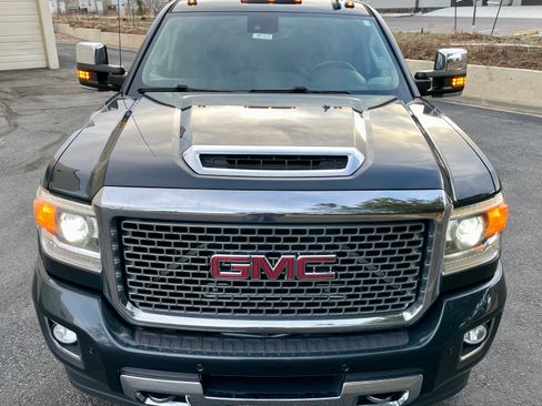 Used 2017 GMC Sierra 2500 Denali w/ Duramax Plus Package image 13