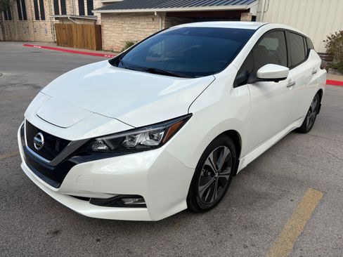 Used 2020 Nissan Leaf SV w/ SV Technology Package image 4