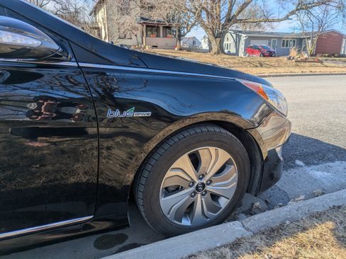 Used 2015 Hyundai Sonata Limited w/ Option Group 02 image 9