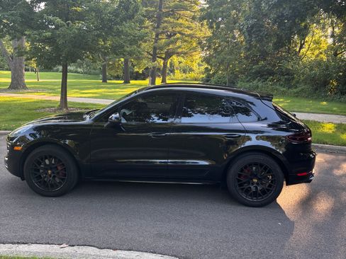 Used 2017 Porsche Macan GTS AWD/4WD image 23
