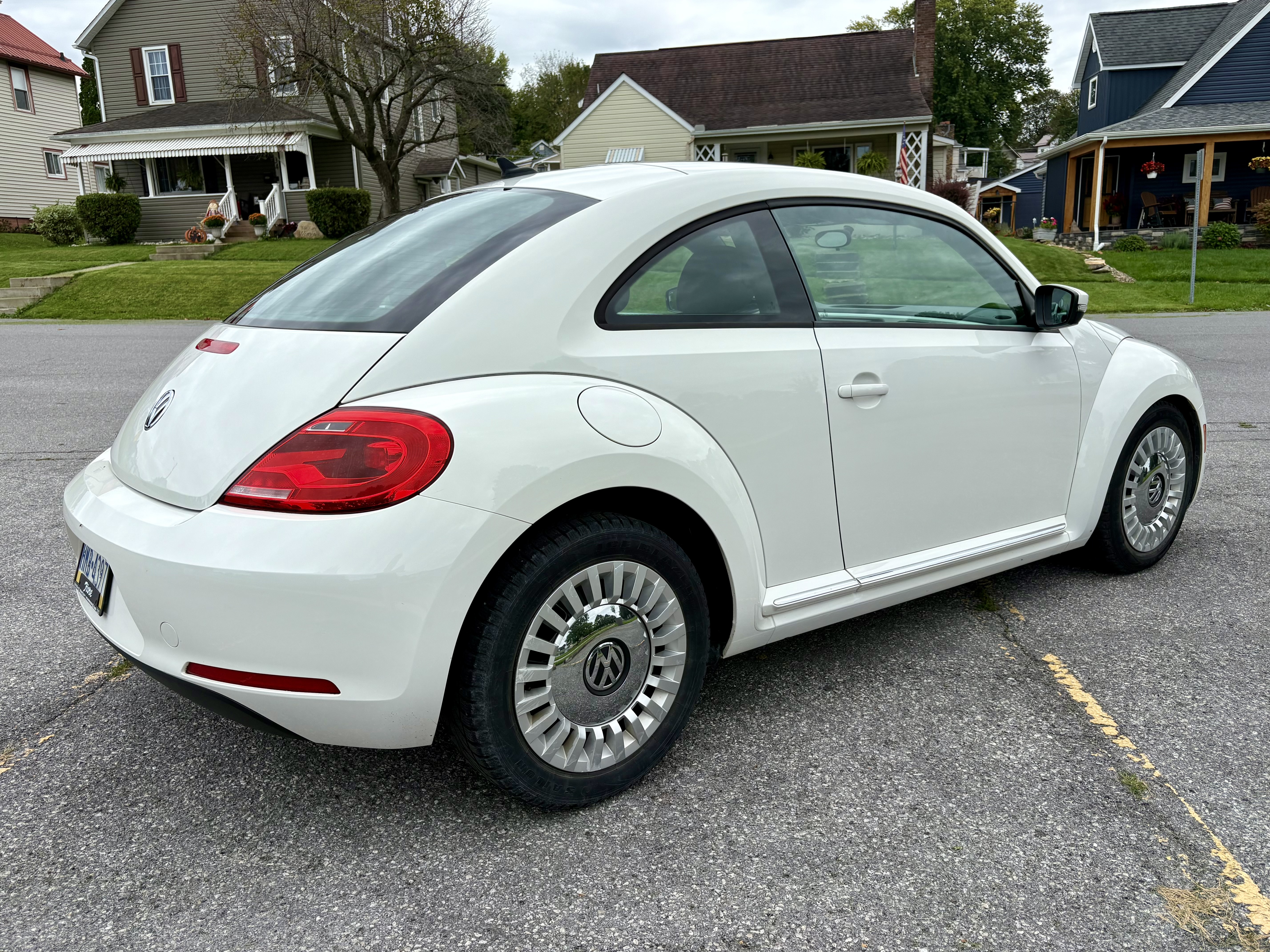 Used 2014 Volkswagen Beetle 2.5 FWD image 6
