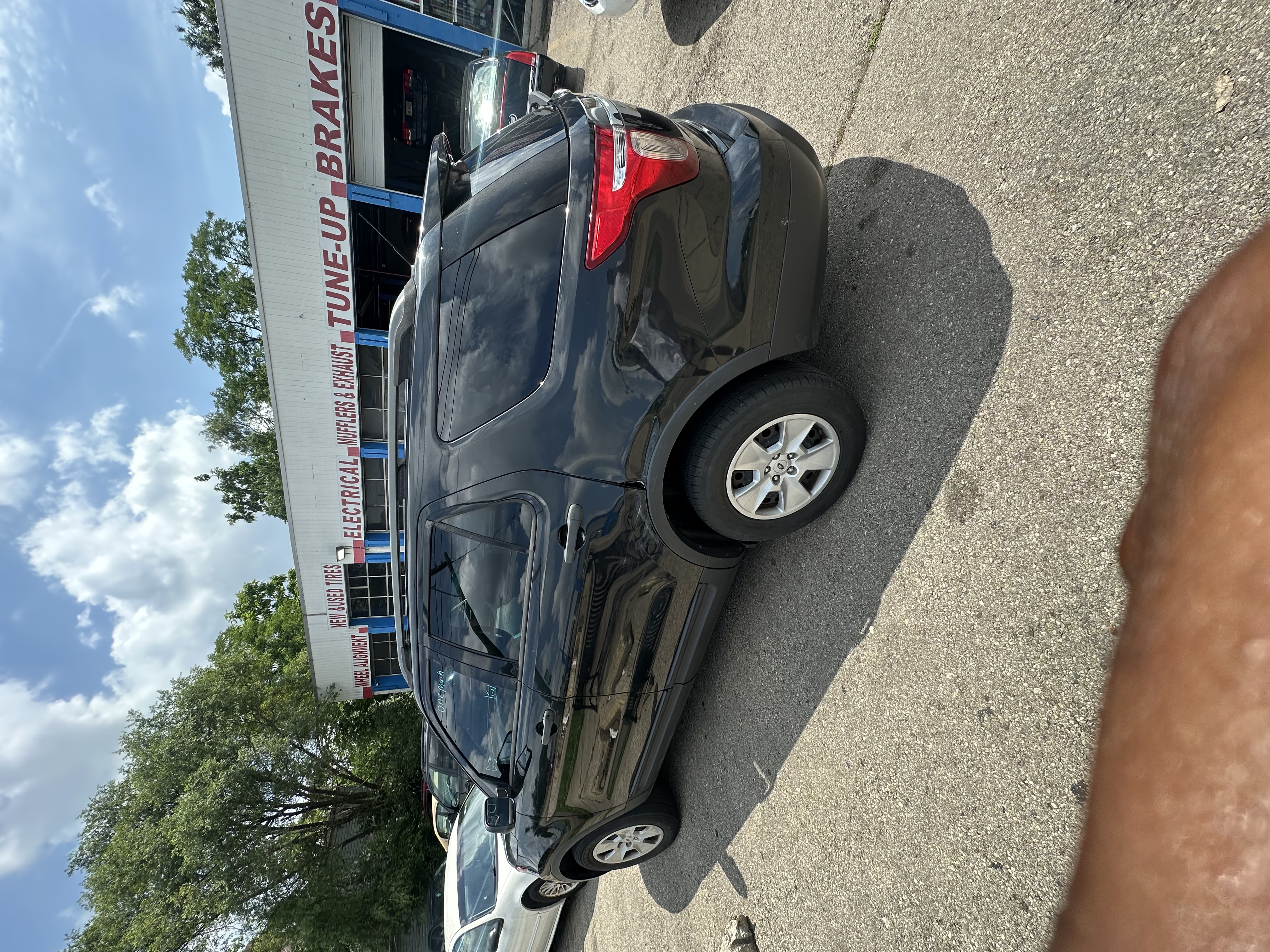 Used 2013 Ford Explorer 4WD w/ Class III Trailer Tow Pkg image 4