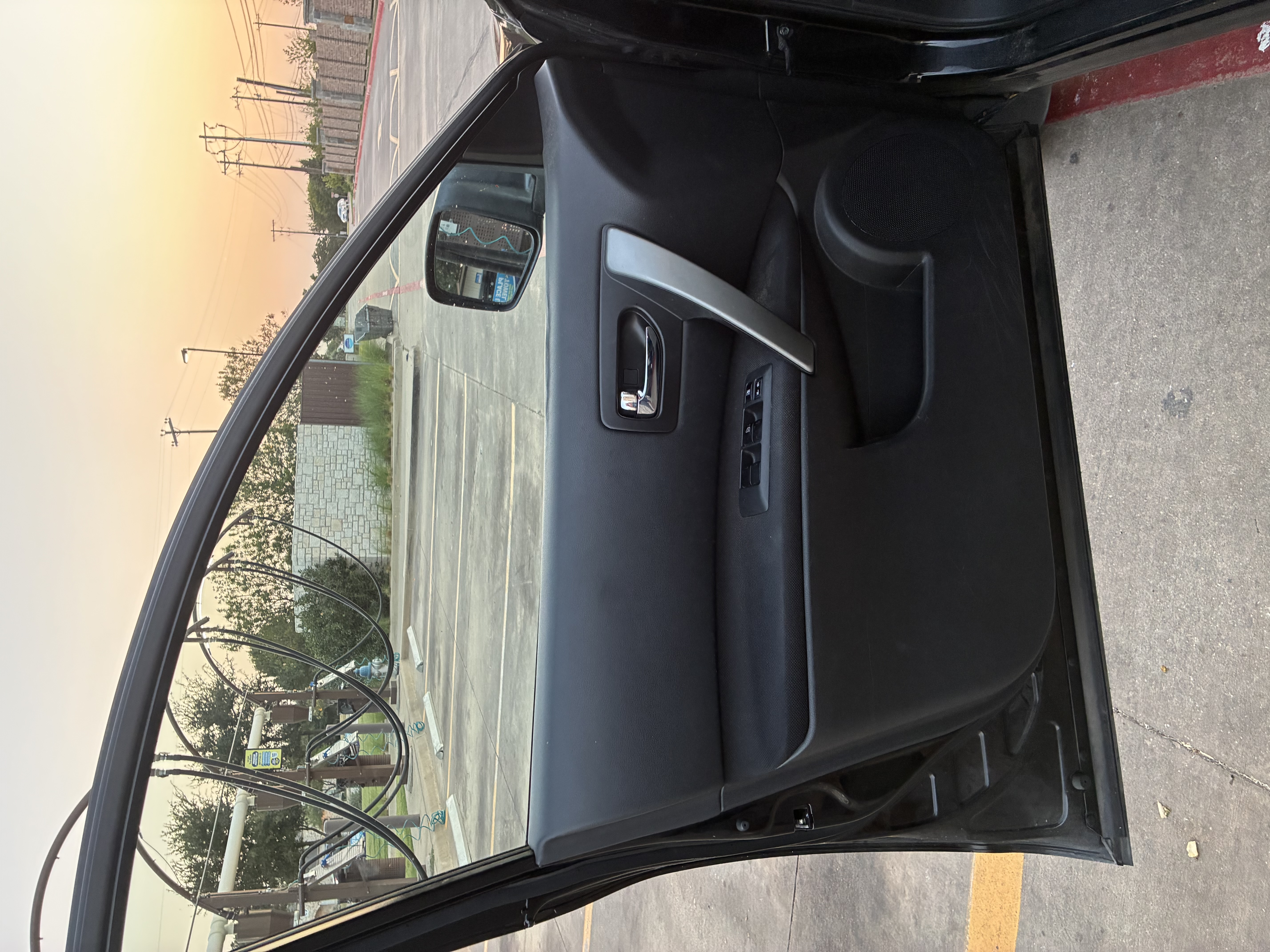 Used 2009 Nissan Rogue SL w/ Premium Pkg FWD image 11