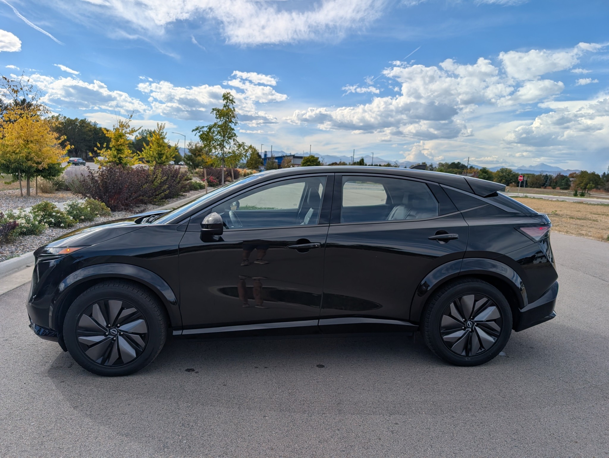 Used 2024 Nissan Ariya AWD image 8