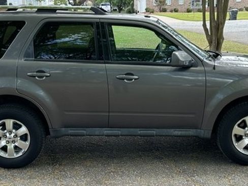 Used 2010 Ford Escape Limited image 1
