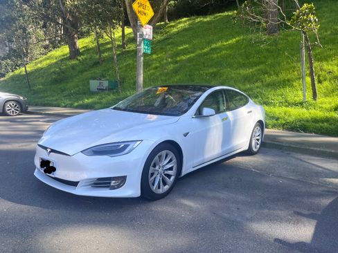 Used 2017 Tesla Model S 75D image 6