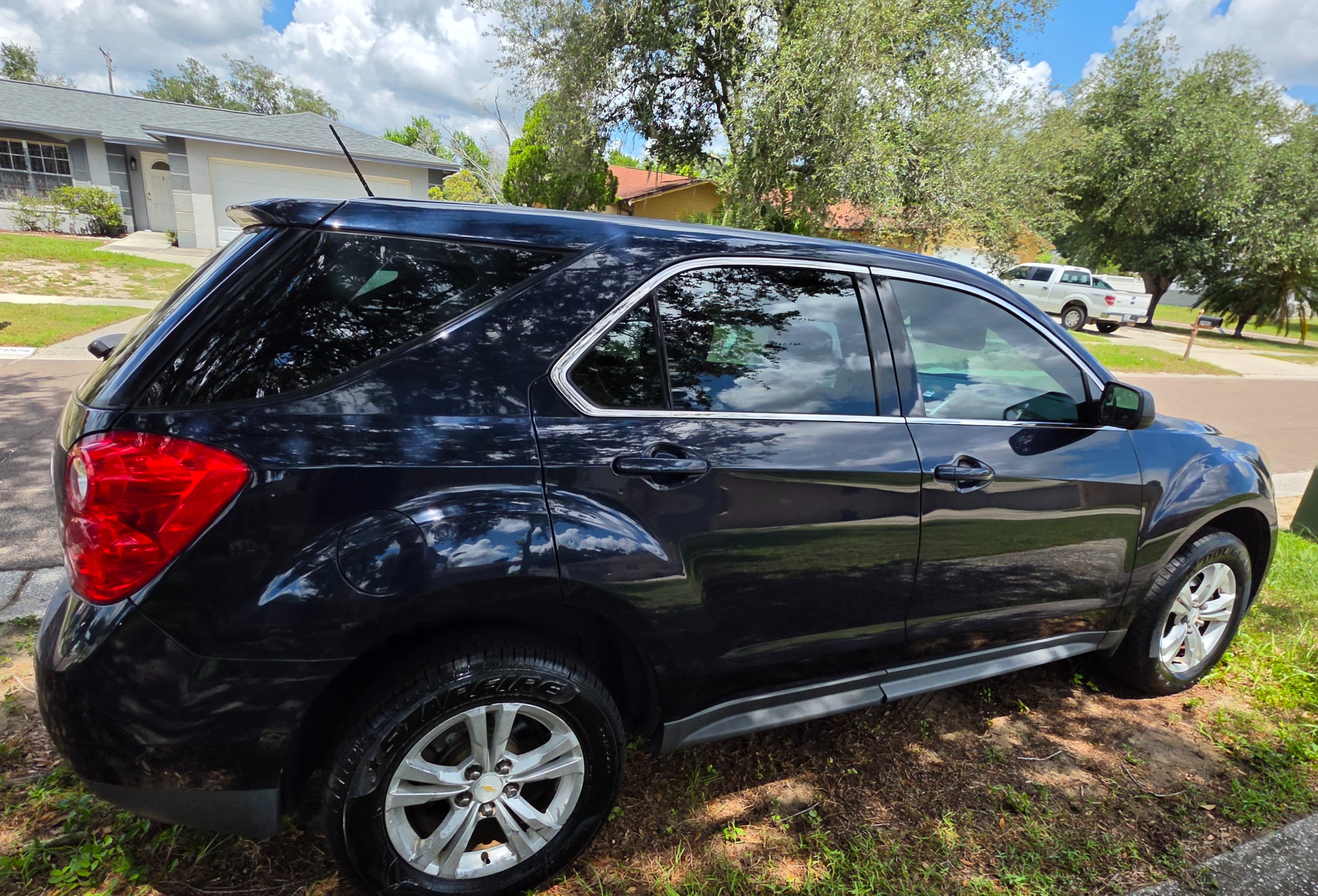 Used 2015 Chevrolet Equinox LS FWD image 2