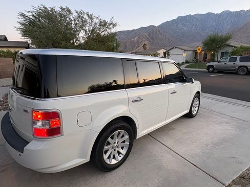 Used 2010 Ford Flex SEL FWD image 6
