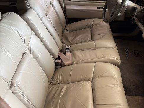 Used 1992 Cadillac De Ville Sedan image 10