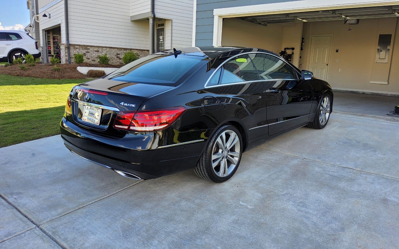 Used 2014 Mercedes-Benz E 350 4MATIC Coupe image 4