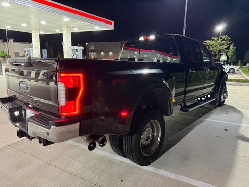 Used 2019 Ford F450 Lariat w/ Lariat Ultimate Package AWD/4WD image 9