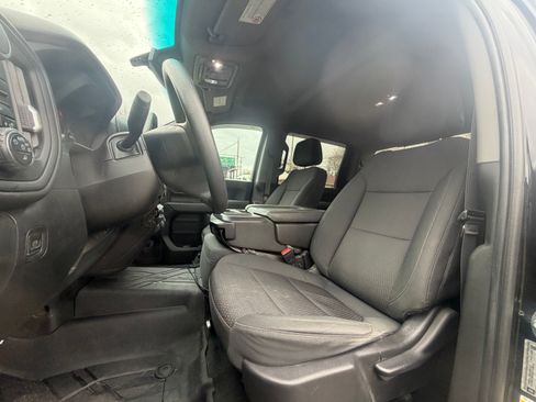 Used 2021 Chevrolet Silverado 2500 Custom w/ Custom Value Package image 15