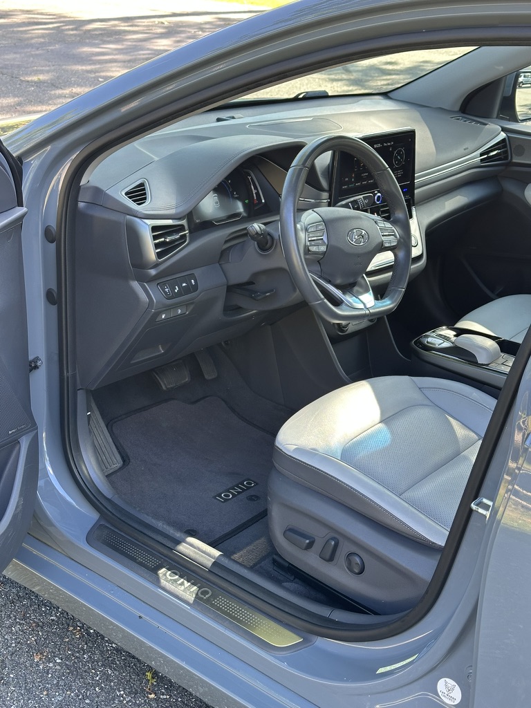 Used 2021 Hyundai Ioniq Limited FWD image 11