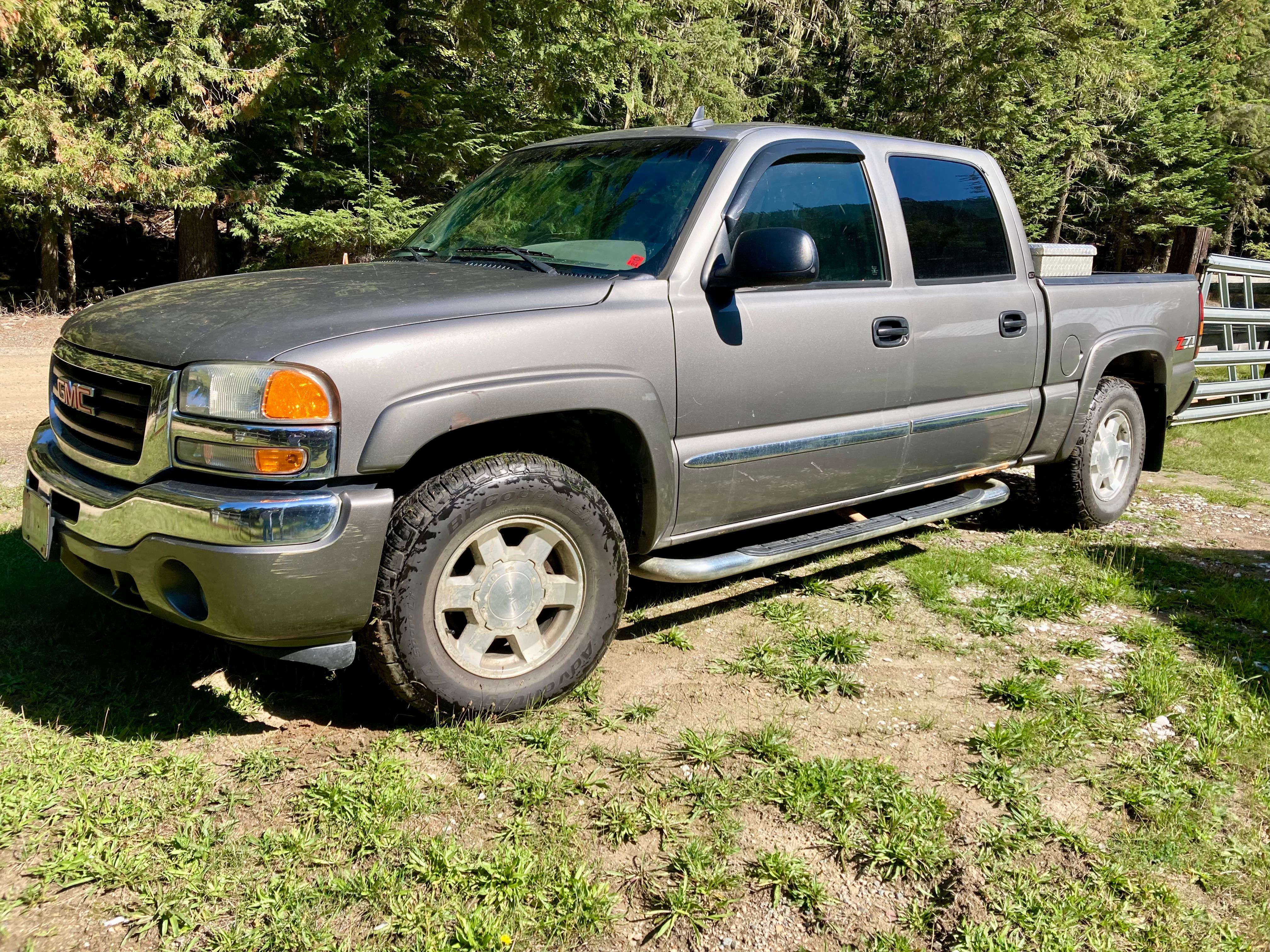Used 2006 GMC Sierra 1500 SLT w/ Onstar Plus Package AWD/4WD image 2