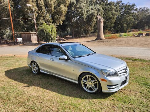Used 2012 Mercedes-Benz C 250 Sedan image 4