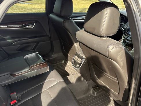 Used 2016 Cadillac XTS Luxury image 8