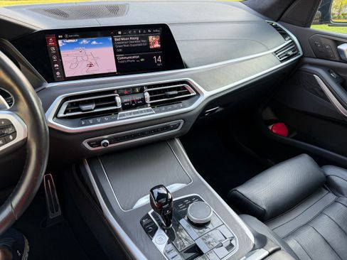 Used 2022 BMW X7 xDrive40i w/ M Sport Package image 9