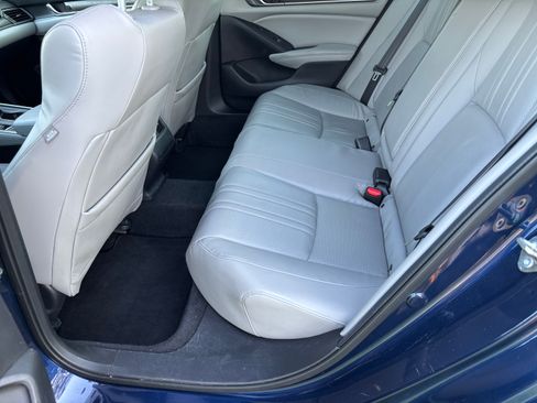 Used 2018 Honda Accord Touring image 18