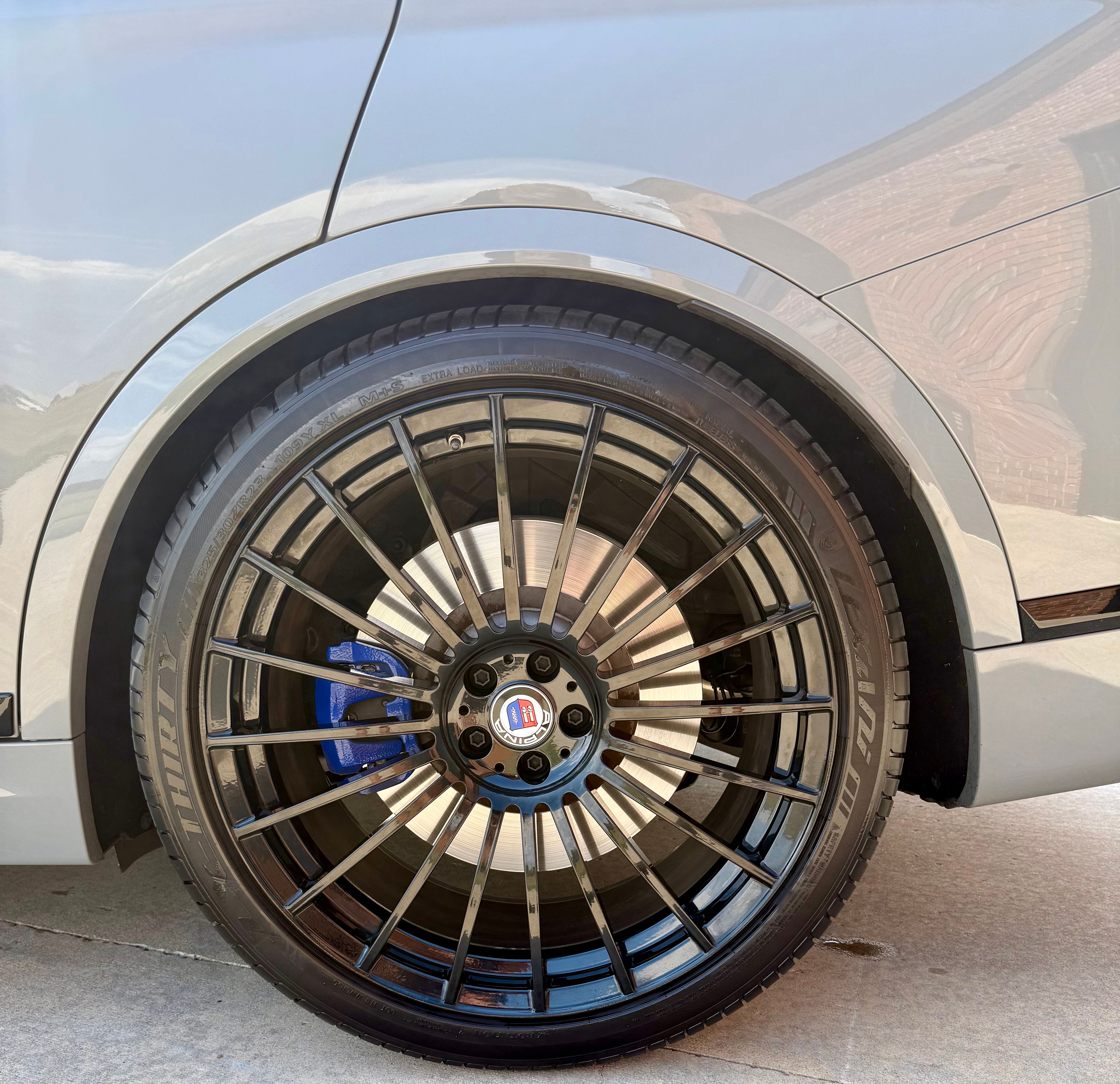 Used 2025 BMW ALPINA XB7 AWD/4WD image 16