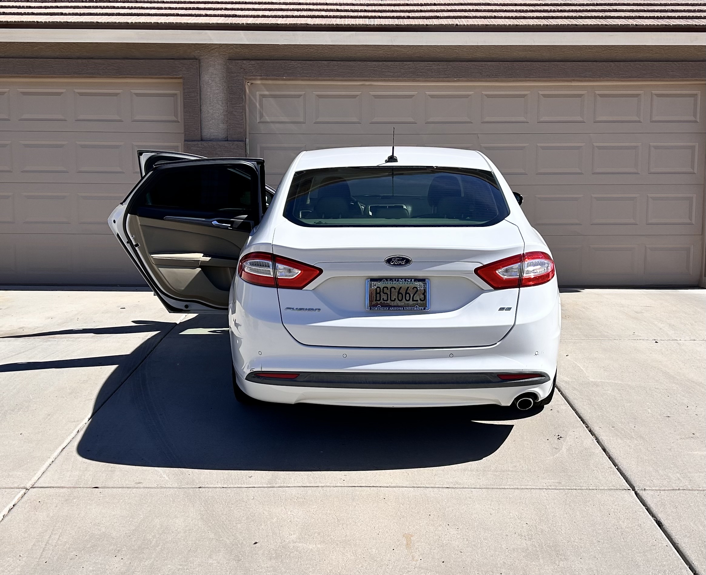 Used 2014 Ford Fusion SE FWD image 16