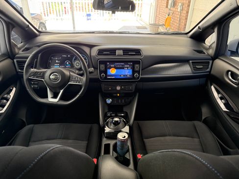 Used 2022 Nissan Leaf SV FWD image 13